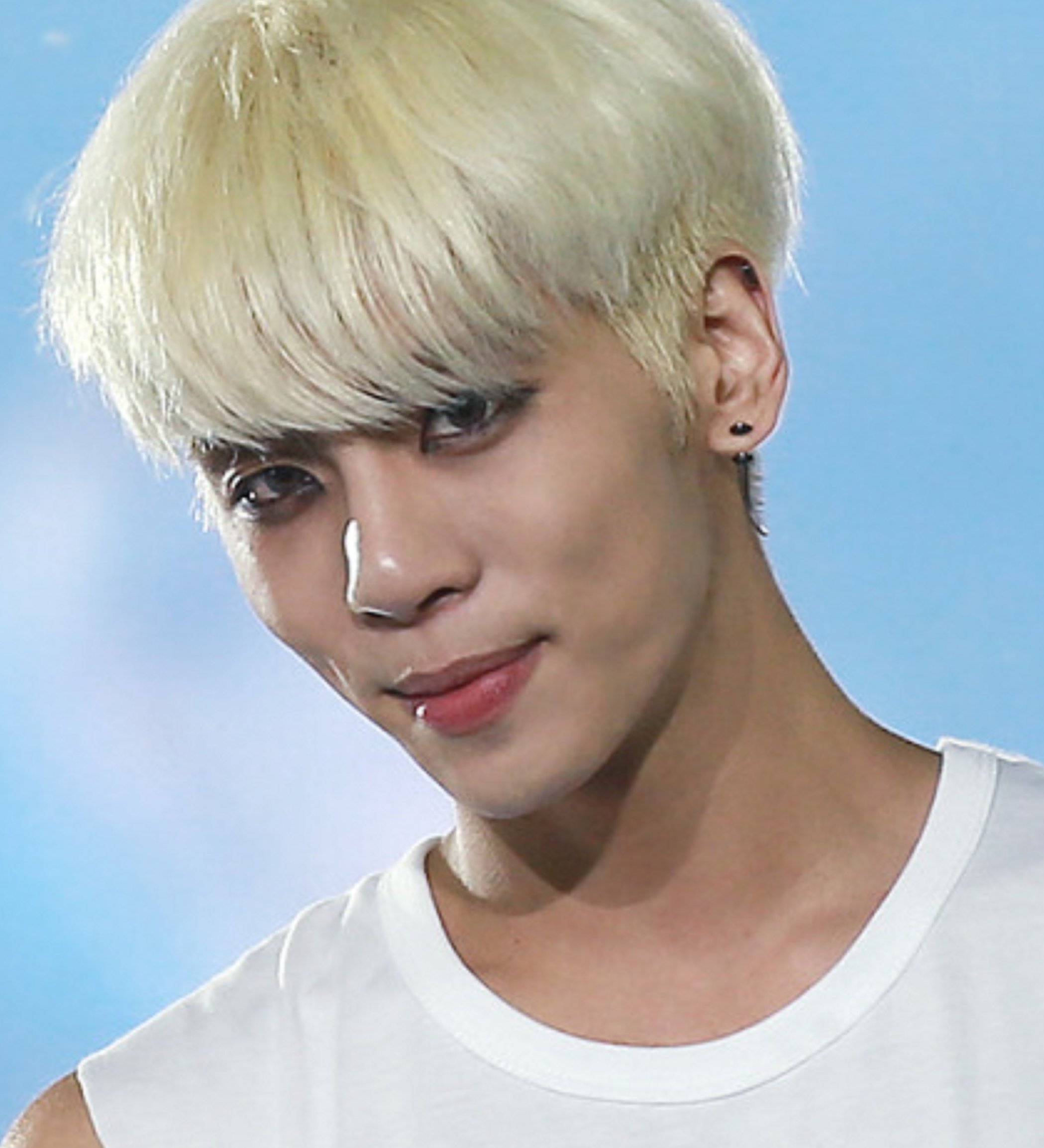 Jonghyun's Blue Space🌙 on X: "Jonghyun: "There are times when you get even  more comforted when you just say that you are feeling gloomy."  https://t.co/kLFEhw44Q3" / X