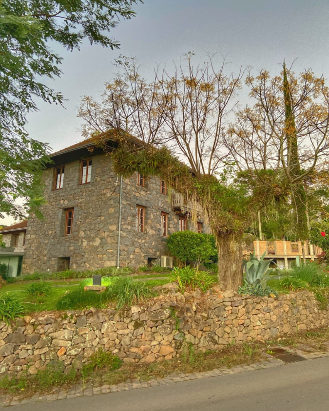 Turismo_Bento's tweet photo. Um passeio pelas casas históricas no Caminhos de Pedra.

Foto: @gabrielalucchese

👉 #BentoPuraInspiraçao #TurismoBento #cittadelvino #docepascoa #retratosdeoutono #VisiteBento #Bentolovers #CurtaBento #SerraGaucha #BentoGonçalves #MTur #CapitaldoVinho #amovinhobrasileiro https://t.co/YDlF86XxHd