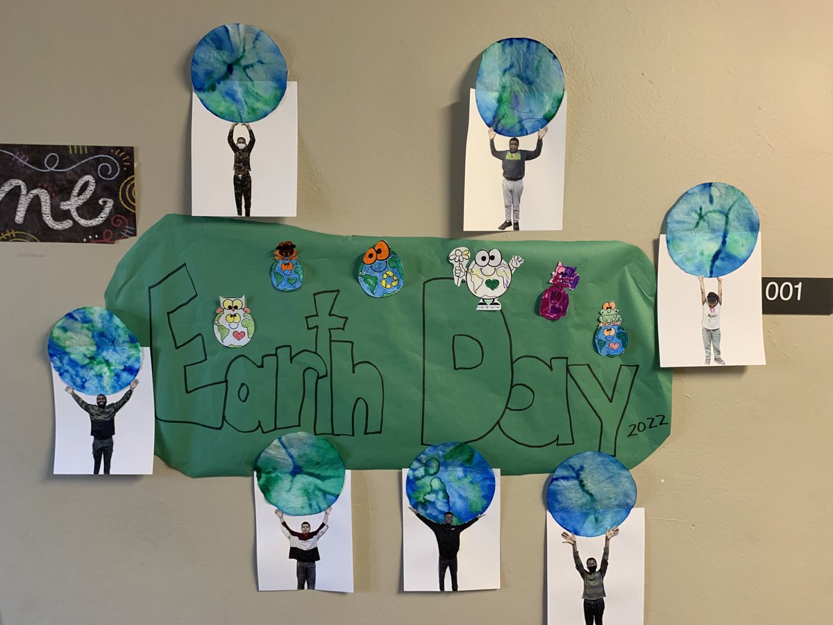 CHUHMonticello's tweet image. Ms. Smith’s class celebrated Earth Day with this awesome display. The photos are great!