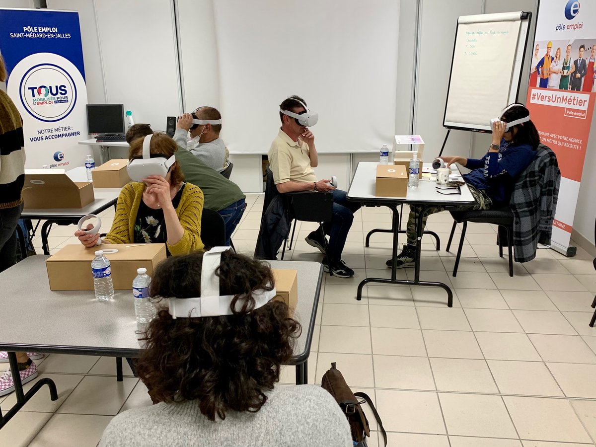 RebeccaGuelin's tweet photo. Atelier Réalité Virtuelle découverte de métiers et entreprises qui recrutent ! #VR #lhumainaucoeurduchemin 🎬
👉🏻 #challengedeld Étape 3 du parcours
@pole_emploi de St Medard en Jalles en partenariat avec l’entreprise Lexadrone.
Et du parrain de l’édition l’entreprise ADAM 🪵 https://t.co/u60ohMpxmp