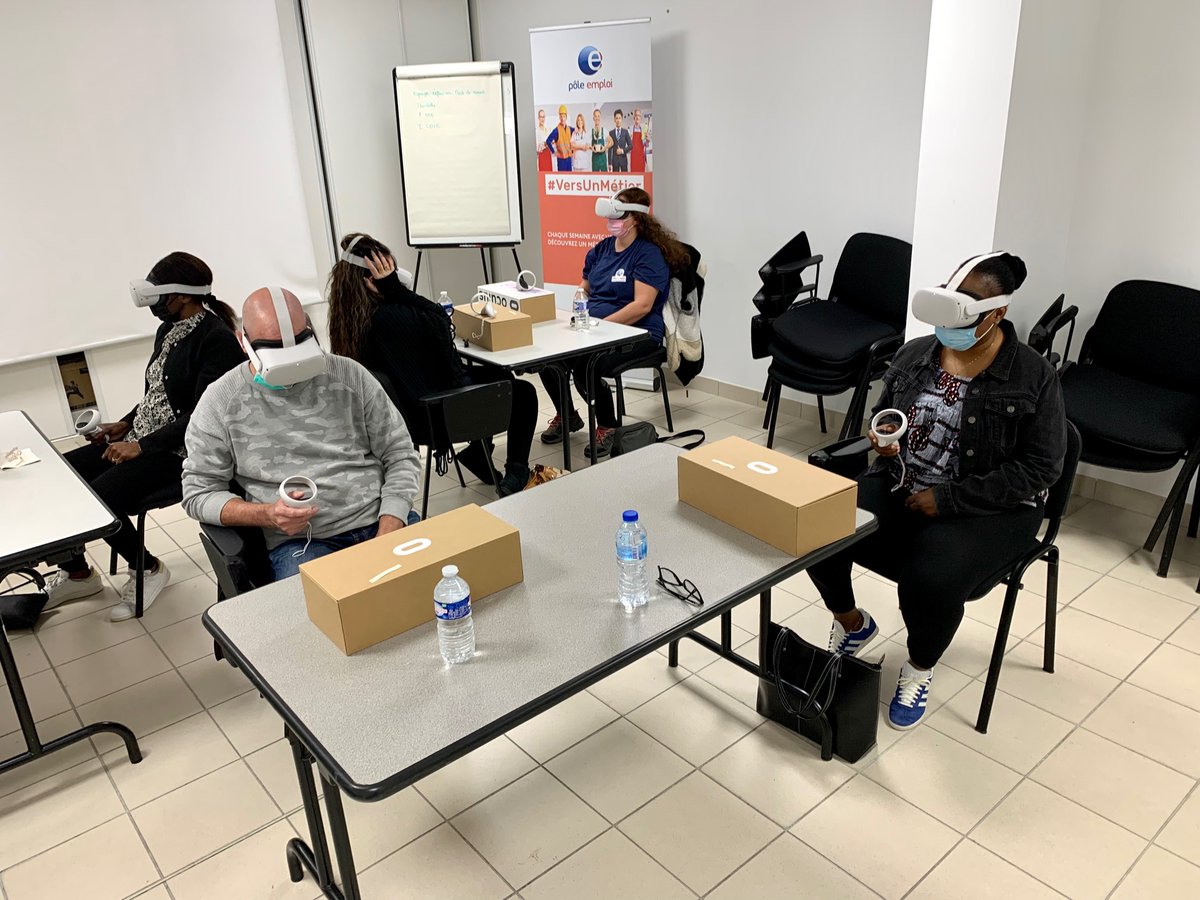 RebeccaGuelin's tweet photo. Atelier Réalité Virtuelle découverte de métiers et entreprises qui recrutent ! #VR #lhumainaucoeurduchemin 🎬
👉🏻 #challengedeld Étape 3 du parcours
@pole_emploi de St Medard en Jalles en partenariat avec l’entreprise Lexadrone.
Et du parrain de l’édition l’entreprise ADAM 🪵 https://t.co/u60ohMpxmp