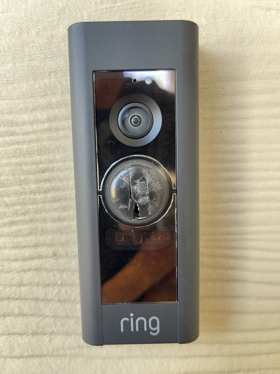 GJGunit's tweet photo. Thank you to the @ring team for ordering me a no cost replacement #RingPro after 5 years of sunrises the doorbell button finally completely gave out https://t.co/WFiOq1lagt