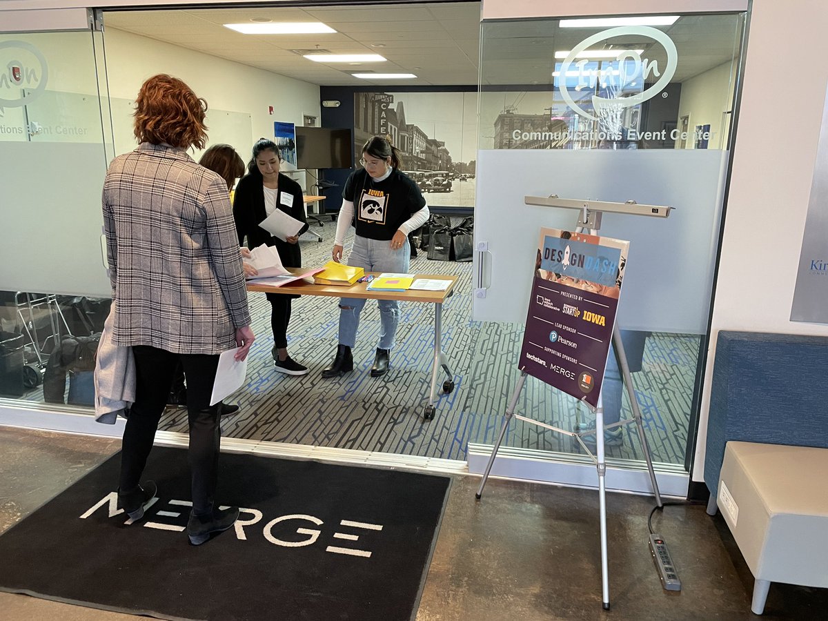 EdTechIowa's tweet image. Counting down the minutes until 100+ high school students arrive for the first inaugural #EdTechIowa Design Dash event!