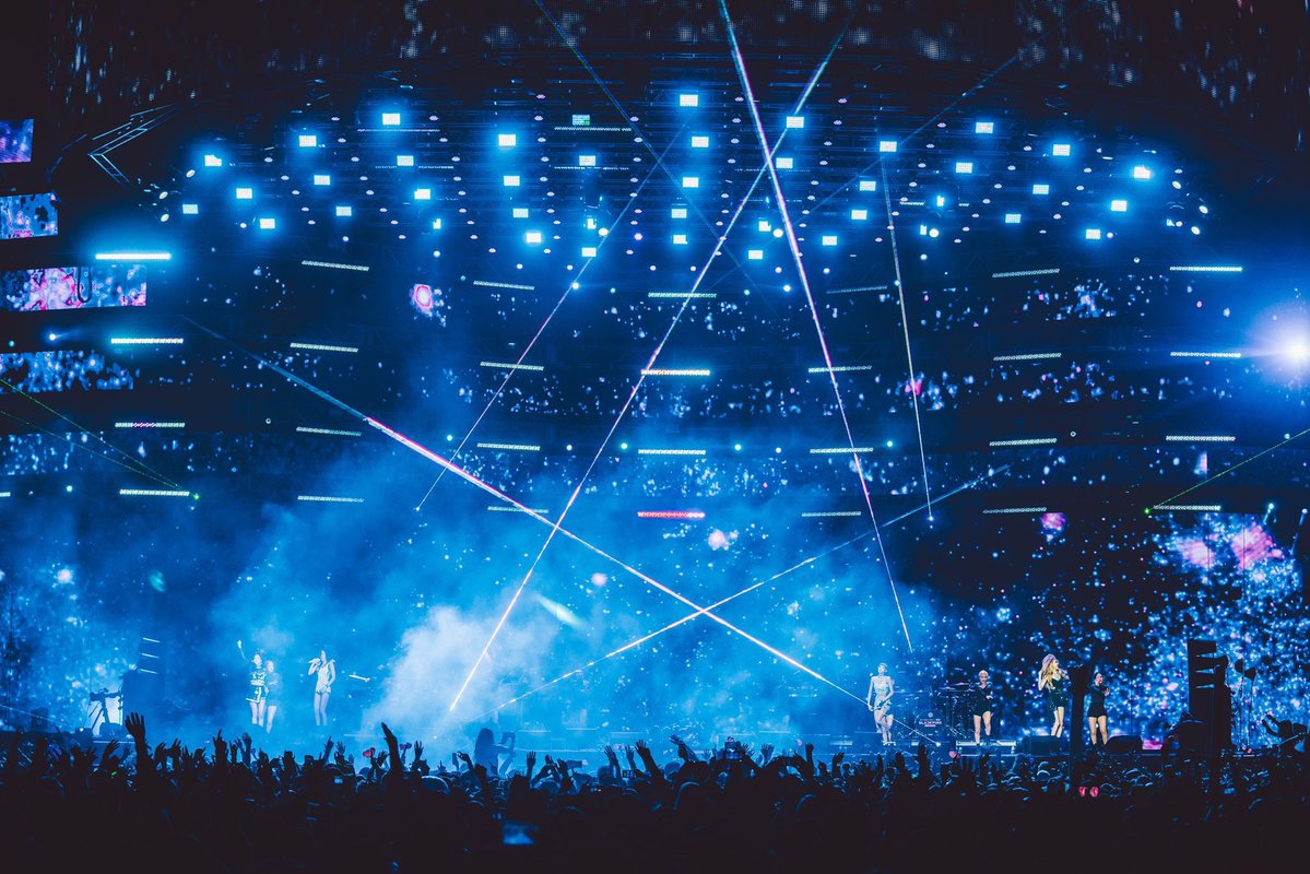 shvtpink's tweet photo. blackpink at the coachella 2019 https://t.co/ZEFFxEZBi2