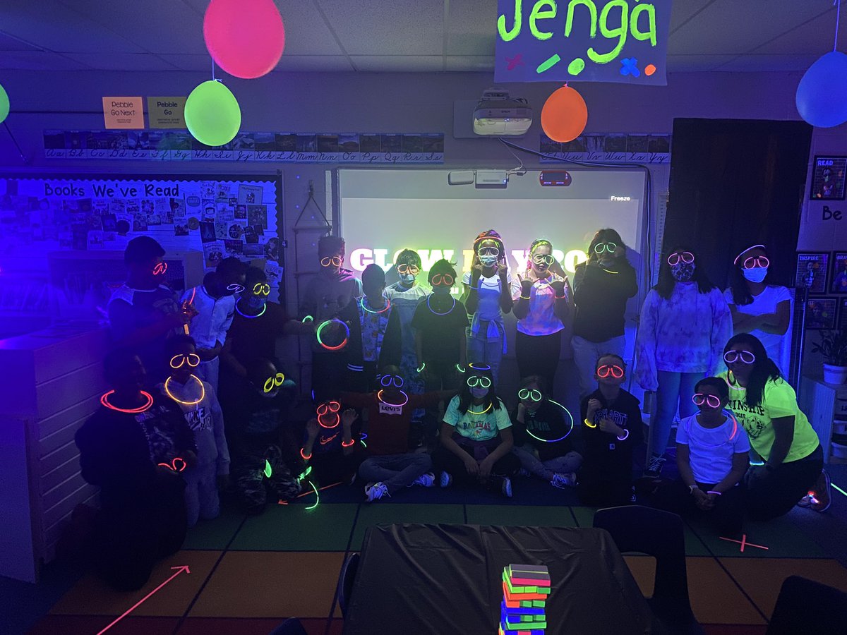 mcintyreclass4's tweet photo. GLOW DAY! A day of math and fun! #gfwinship https://t.co/6rzWe6zHTR