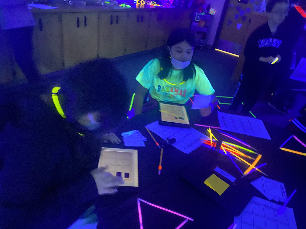 mcintyreclass4's tweet photo. GLOW DAY! A day of math and fun! #gfwinship https://t.co/6rzWe6zHTR