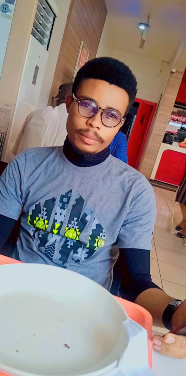 Supsavedamarine's tweet photo. When I'm not writing codes or building a software 💻 0️⃣'s and 1️⃣'s

#Lunchtime 
#softwaredeveloper #100DaysOfCode
#programmer
#SAFEMOONARMY https://t.co/ucwuHhbxZi
