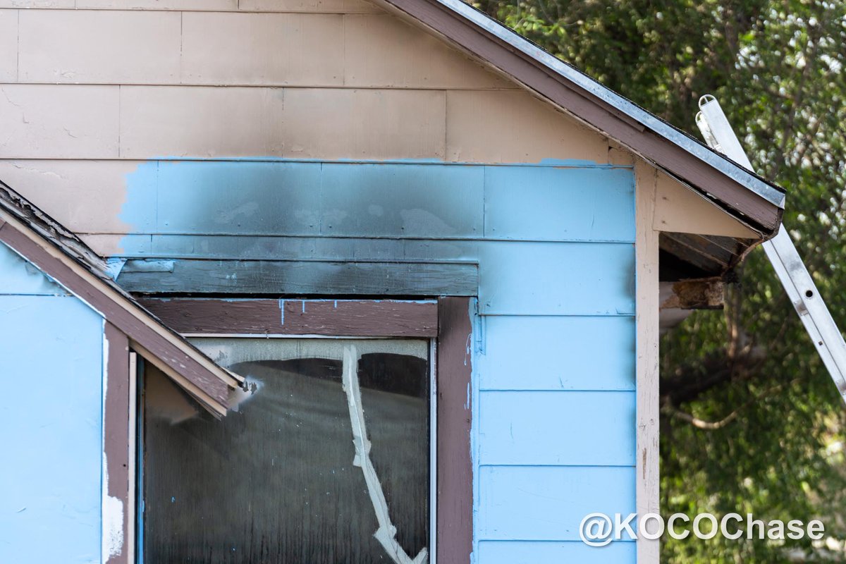 news9chase's tweet photo. #BREAKING @OKCFD is battling a house fire in #SWOKC. Crews say they arrived to find smoke showing and an active fire. Story on @koconews. #OKCNews https://t.co/L5a1QDruTA