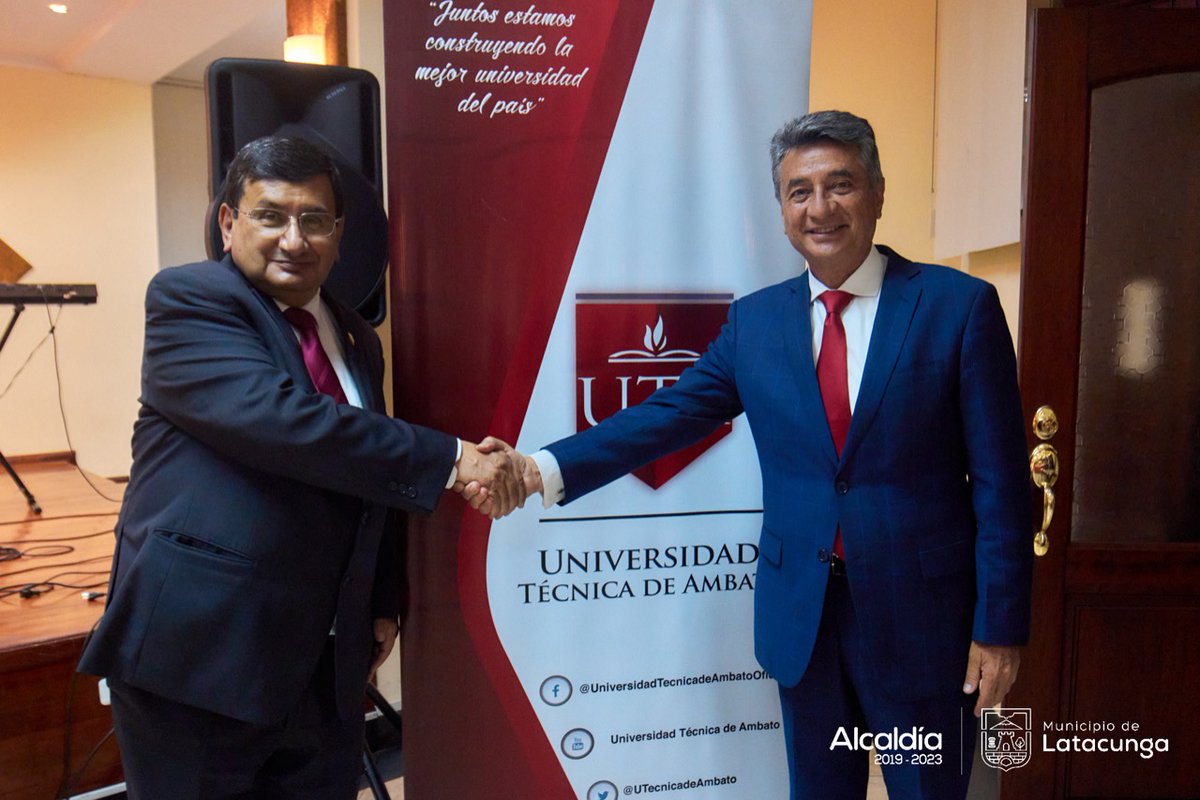 👉🏻 Asistí gratamente a la Sesión Solemne por los 53 años de creación de la Universidad Técnica de Ambato, lugar donde se educan miles de ecuatorianos
Gracias por la invitación, puesto que pudimos estrechar lazos con las autoridades de esta bella ciudad
#ImpulsemosJuntosLatacunga