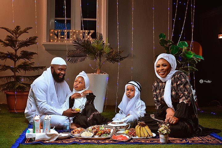 mayo9icee's tweet photo. Because it’s Ramadan 

I took these beautiful pictures 

You follow me on IG for more beautiful pictures @mayo9ice

#chrisland
#RamadanMubarak 
She’s 10
She’s 13
#chrisland
#Ramadan 
#Ramadan2022 #JummahMubarak https://t.co/ishazWlkwQ