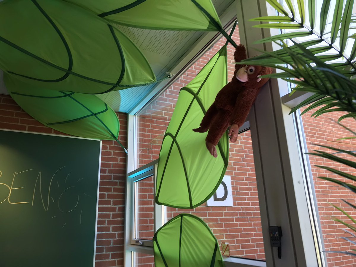 ZeuthenFrederik's tweet photo. Nå, hvad har du så lavet på arbejde i dag? #playlearndk #phabsalon #pædagoguddannelsen #playlab #campusnykøbing 
Plads til gruppearbejde med nye perspektiver. https://t.co/2pk0mEt3Aa