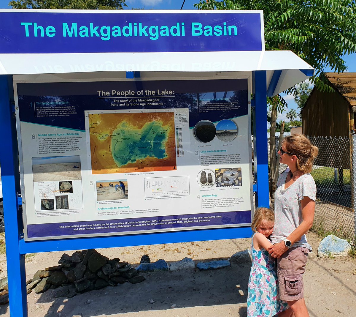 Life is better in #gweta. 2nd community information board outside the library. @oxfordgeography @kalaharidave @SMothulatshipi #archaeology #palaeoclimate #scicomm #makgadikgadi