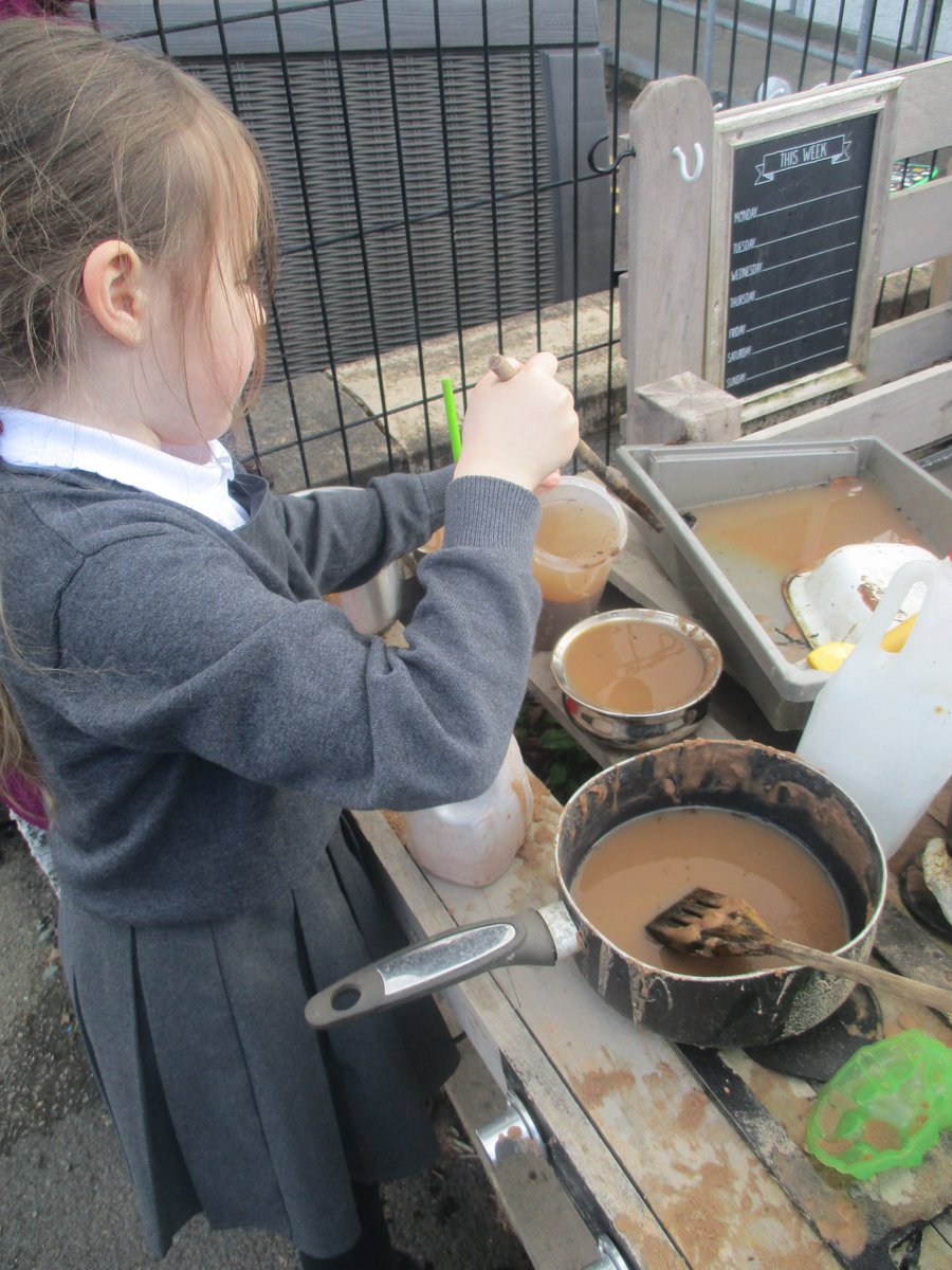 StrachurP's tweet photo. Outdoor play this afternoon .... slides .... chocolate cake .... space .... archaeology - it was all going on in P1! #strachur #strachurprimary #argyllandbute #abcey #abc_OCTF #fun #superlearning #imagination #creativity #outdoorlearning #abpace2b https://t.co/SMFMHY2a9E