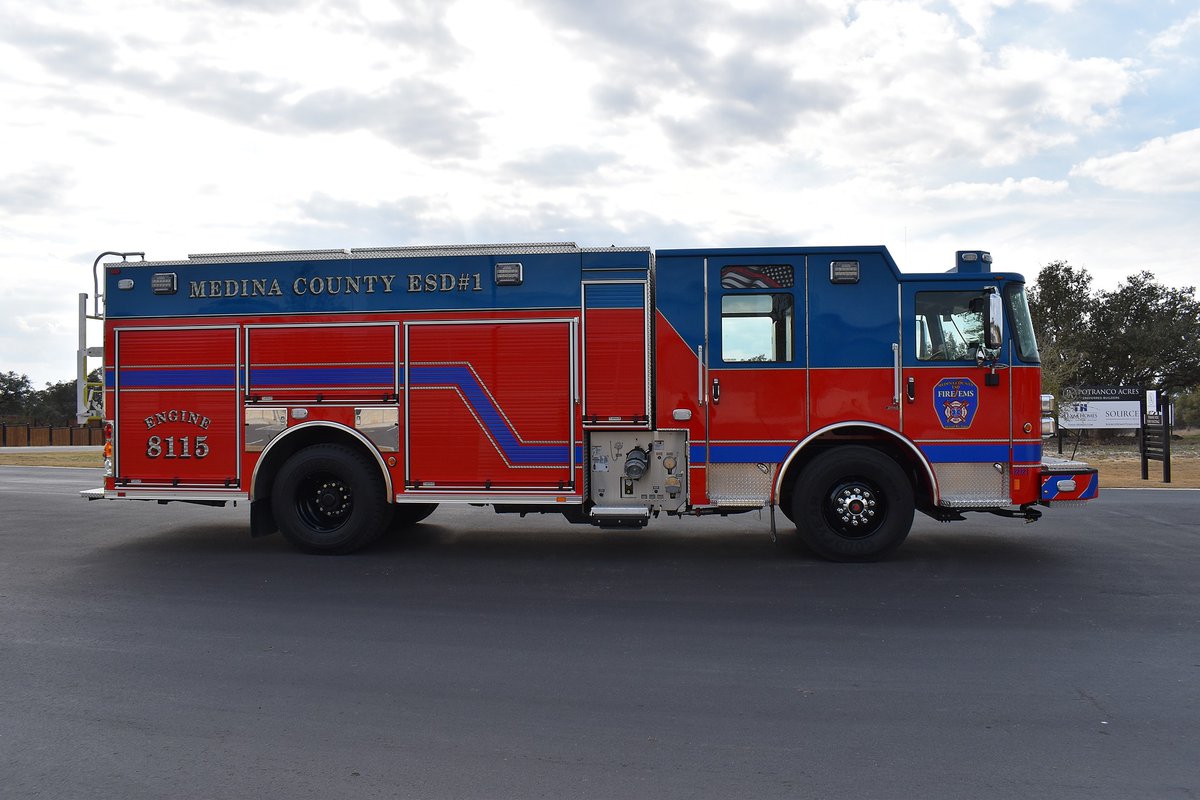 SiddonsMartin's tweet photo. Let's take a look at Medina County ESD1's new Pierce Enforcer PUC Pumper! This truck serves a growing region west of San Antonio in Medina County, Texas. 1000 gallons of water, 70" #PierceEnforcer cab, TAK-4, Cummins L9, 19" front bumper, and more! #txfire #siddonsmartin https://t.co/LcuaxU8kRd