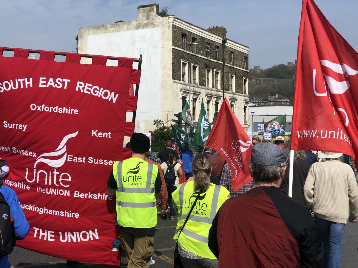 ✊ @unitetheunion showing solidarity with 800 workers sacked by P&O at the Dover Demo!
#SaveOurSeafarers