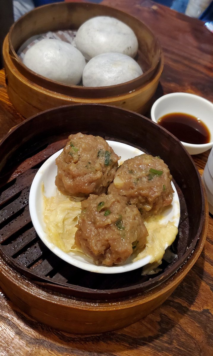 adaw141's tweet photo. The Steam Hut @ ShaTin &amp; Tsuen Wan is one of the best Hong Kong dim sum restaurants 😚 
喺石門同荃灣嘅 #蒸廬 真係食點心嘅好去處～ 整體點心水平都幾好，仲有少見嘅芝麻包食😉
#YellowEconomicCircle 
#黃色經濟圈 https://t.co/jx6mHieOT9