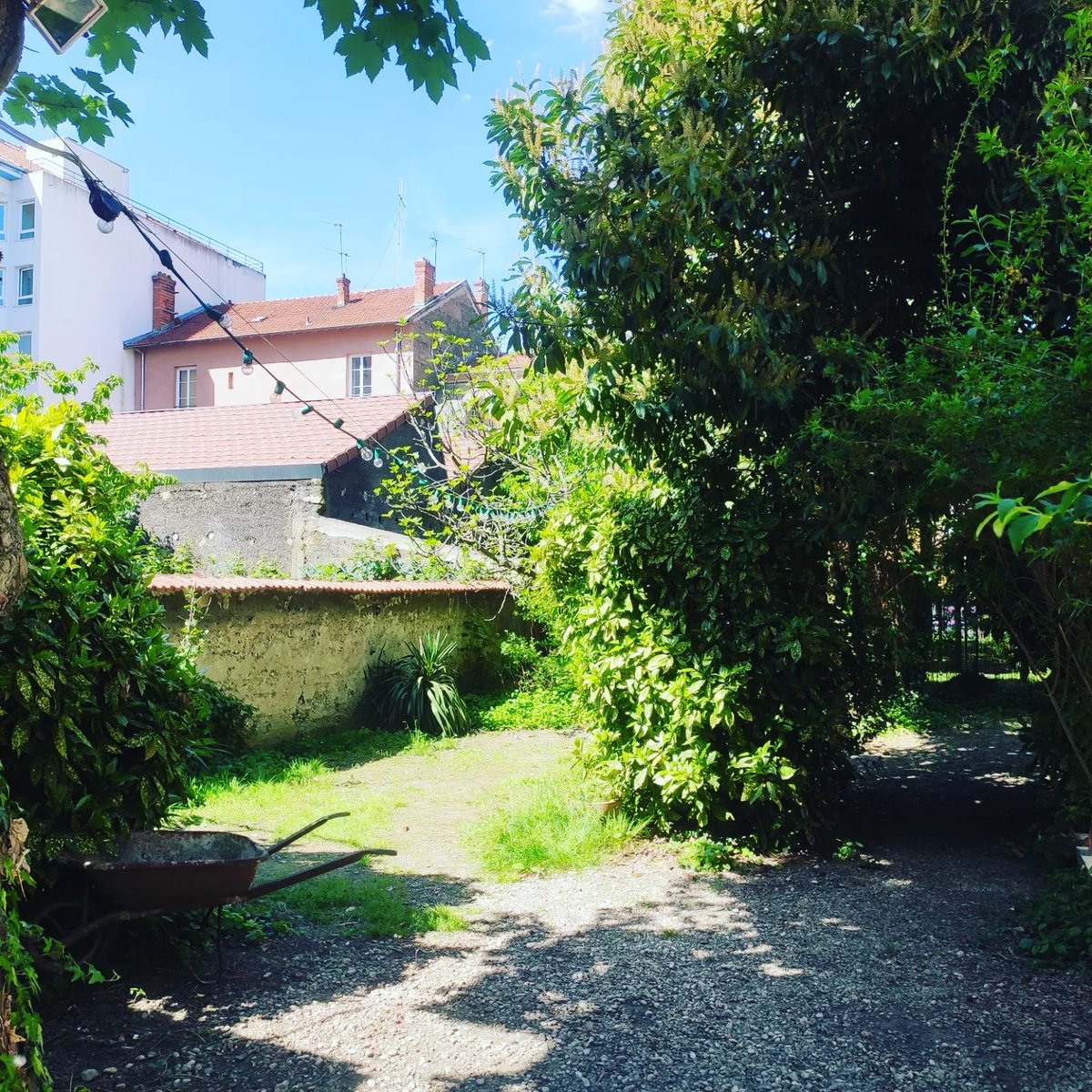 eveCoton's tweet photo. C'est signé, c'est réglé, on a les clés !
N'hésitez pas à passer nous voir au 21 rue de Bruxelles, 69100 Villeurbanne, on y sera tous les jours pour les travaux et on a hâte de vous rencontrer !!!
À bientôt, chez nous...
#ponyocafevelo #cafevelo #solutionvelo https://t.co/zZj15SHK4o