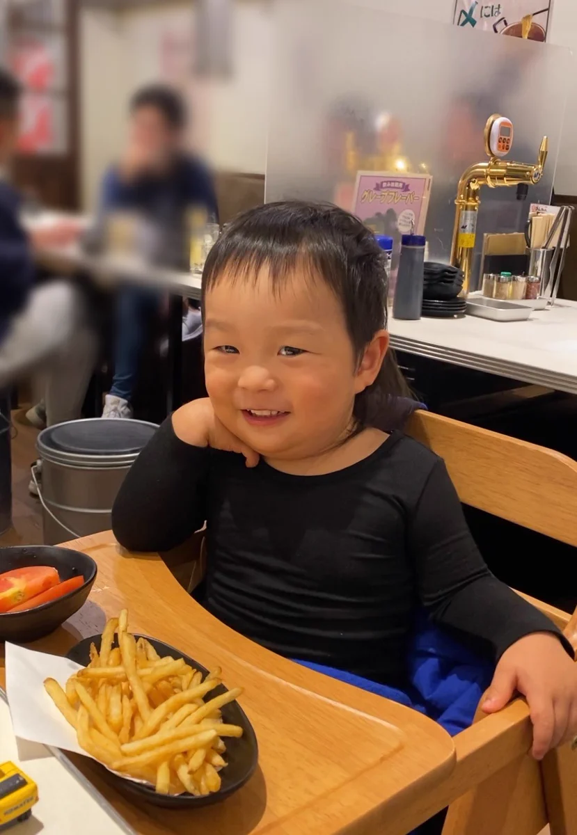 【可愛すぎっ‼】息子が2歳にして飲み友感が凄い