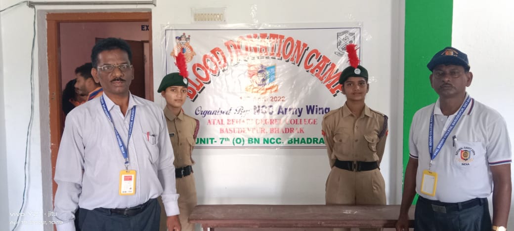 OdishaSeven's tweet photo. #Blood Donation Camp was organised by Cdts , ANO and College Staff of AB College/7(O) Bn NCC  at Basudevpur, Bhadak on 19 Apr 2022
 # 01 ANO,33 SD/SW Cdts &amp; Medical Team of Bhadrak Distt Hosp participated # 25 units blood collected
@Kalinga-sagar
@utkalpride https://t.co/lF2KH7MFwC