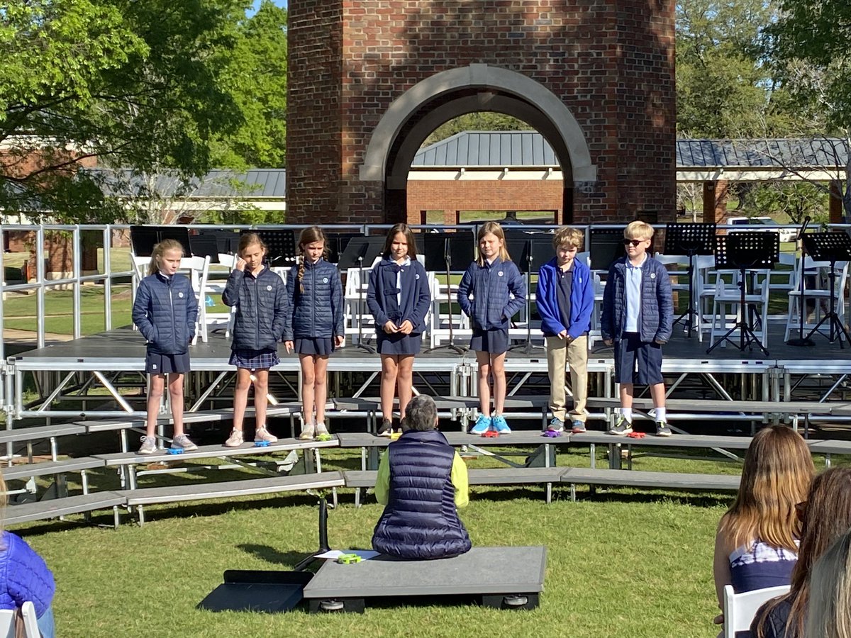 JavonneS's tweet photo. And now we sing! #WhyBrookstone #BrookstoneLS #SpringArtsFestival22 @BrkstoneCougars https://t.co/oX8ouBqrCb
