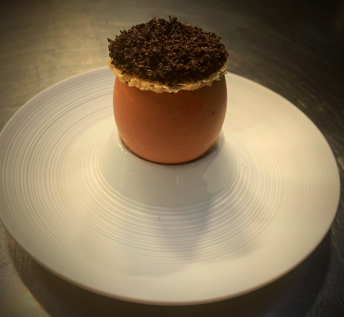 kboylechef's tweet photo. Soft Egg, Warm Potato, Chicken Skin and Black Truffle! #3rdcourse #tastingmenu #signaturedish #restaurantladyanne https://t.co/vb9A6FU6yV