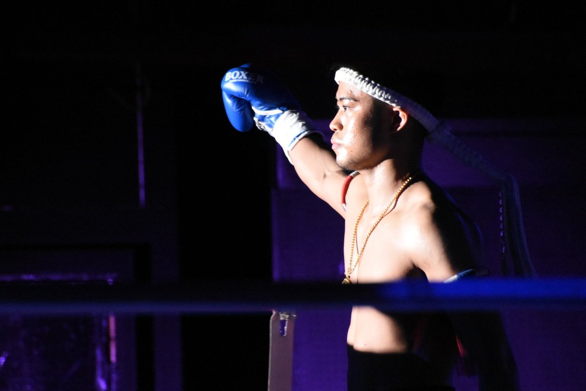 ki19ck's tweet photo. メインイベント(第17試合) 第2代KROSS×OVER KICK -63kg王座決定トーナメント 準決勝 3 分 3R(延長1R)
小川 悠太(誠真会館 所沢支部)
堀内 代輝(T’s KICKBOXING GYM)
#KROSSOVER https://t.co/9L394khi7B