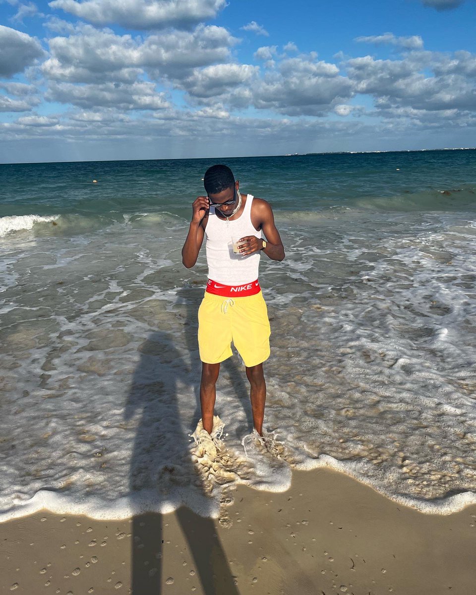 nwbonez's tweet photo. Cheers to life π₯πI got loved ones that ainβt make it this farπ―πΆ #Salud #LLMUSHY #LLCEO #LLGLOCK #LLZAYY #FREE1600 https://t.co/VtyoCdtnLA
