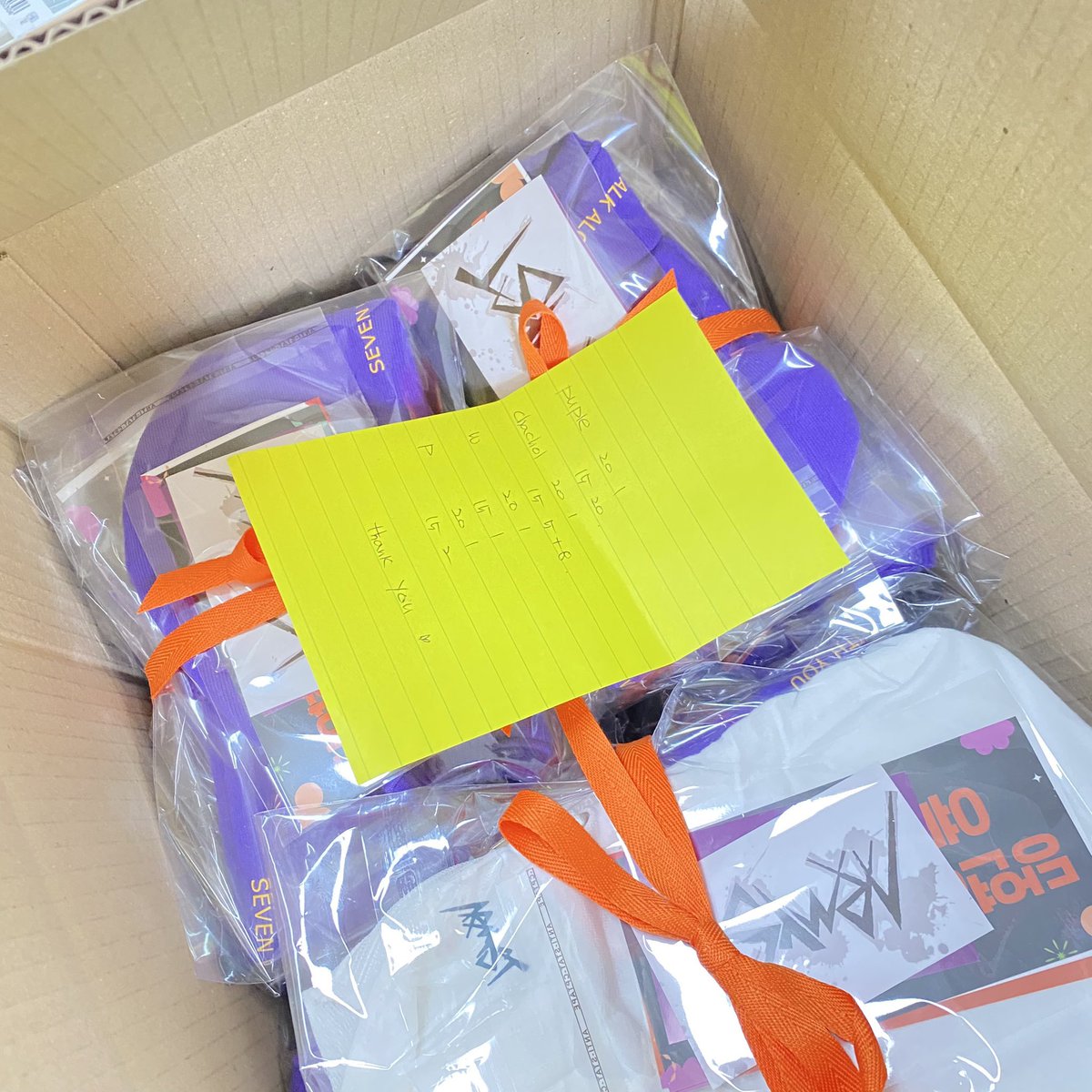 jiminsols's tweet photo. #gochieupdates | b2 mini hoodies
already in transit to ph ♡ expected to arrive within the week! thank you for patiently waiting 🧸 https://t.co/ittsKXkGIM