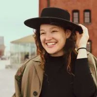 MLCafe's tweet photo. Larisa Ab teaches 🎤 singing and 🇺🇲 English in Tokyo or online! https://t.co/e3tSoibspz https://t.co/t5SC2kEj0q