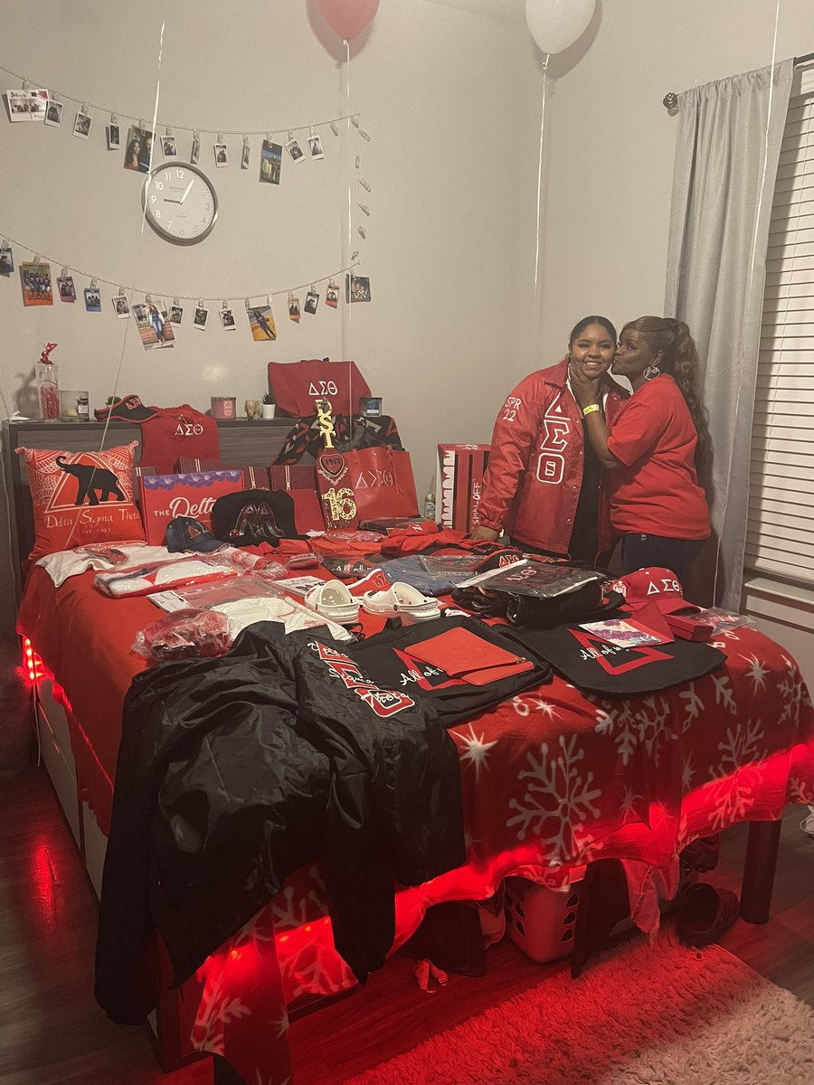 myepicline's tweet photo. My legacy crossed over into Deltaland! Took a picture with National President!  2nd National President is member of the Chapter! Spr.22! UNT! #Delta Eta Chapter DST #19 Divine DeZHign #Delta 
#16 #SPIN-OFF
#Blessing tree https://t.co/7XmFbArA4F
