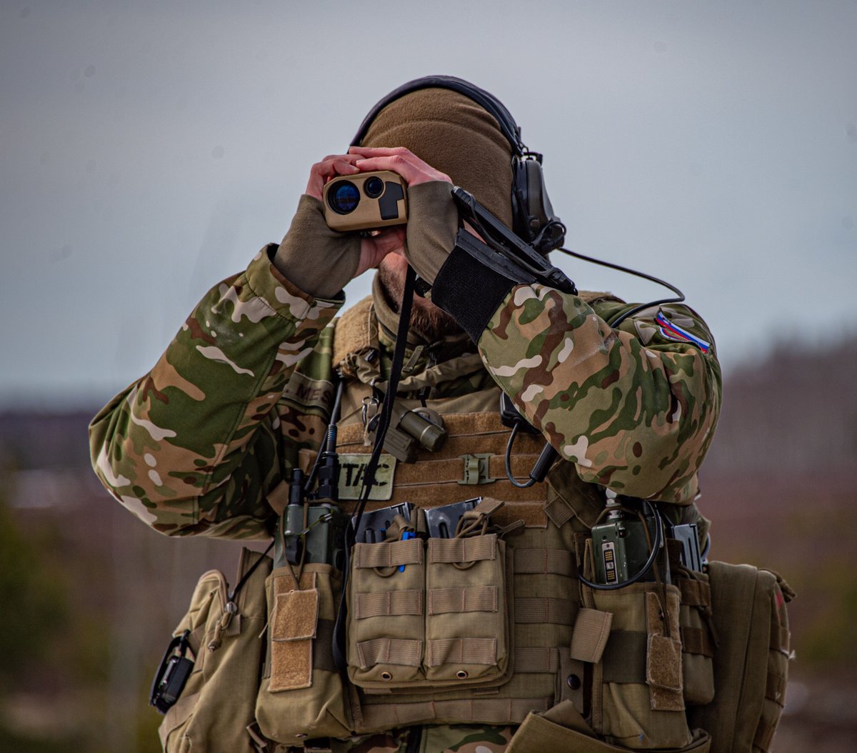 NATOMNBLatvia's tweet photo. JTACs from several #eFPBG #Latvia contingents take part in an exercise involving Spanish F/A18 Hornets and @USArmy AH-64 Apaches.
Many countries. One mission. #StrongerTogether https://t.co/YDxDZDRdkm