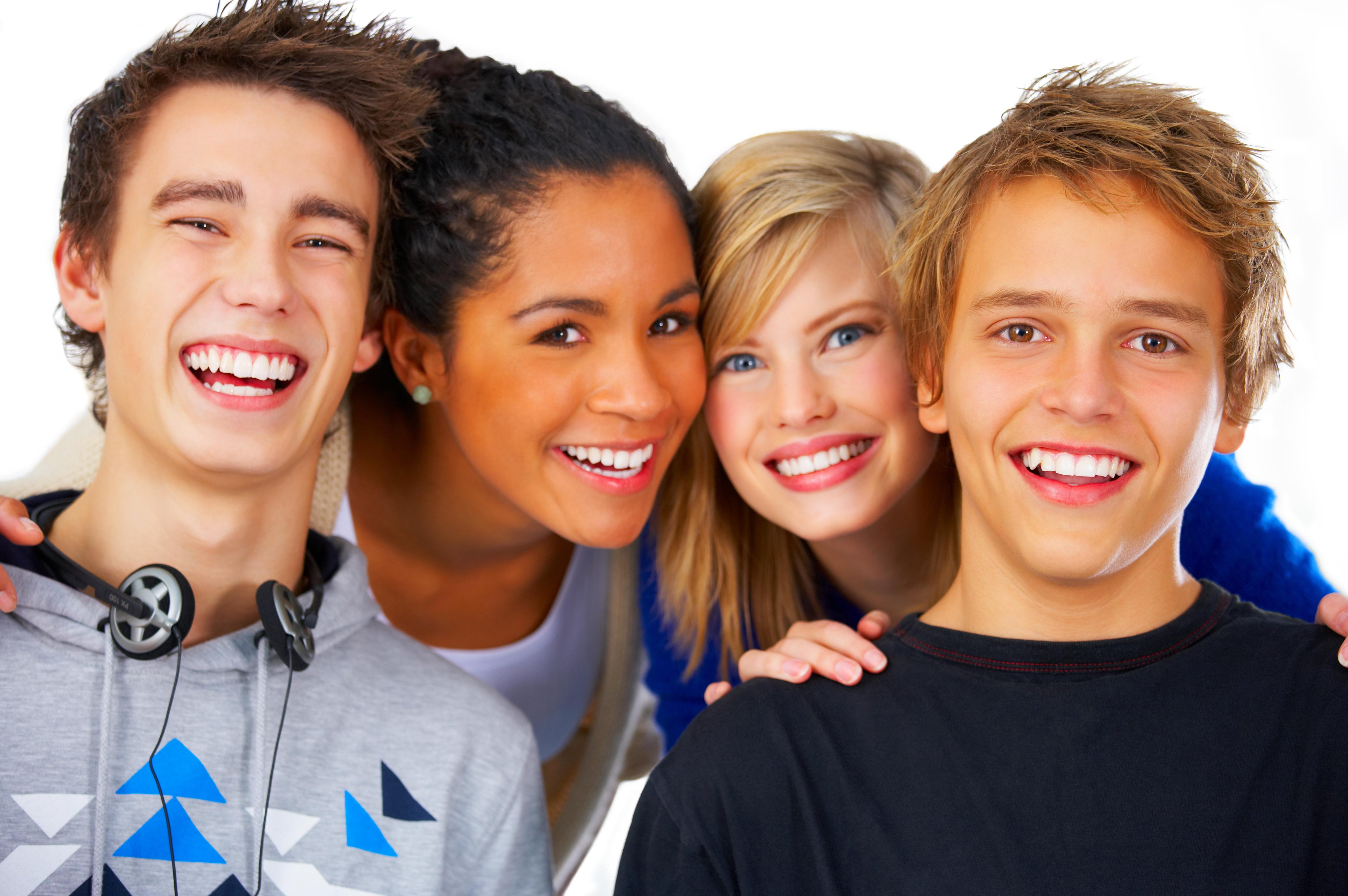 Образовательные программа подросток подростку. Улыбка подростка. Подросток улыбается. Счастливые подростки. Красивая улыбка подростка.