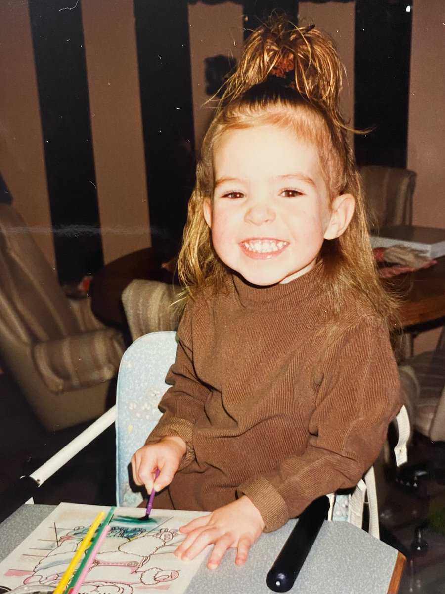TenilleArts's tweet photo. Someone tell her she’s 28 🙊 Thank you for all the birthday love already today!! I love you all! 💖 Now, back to the beach ✌️ https://t.co/E8KOAfDQPt