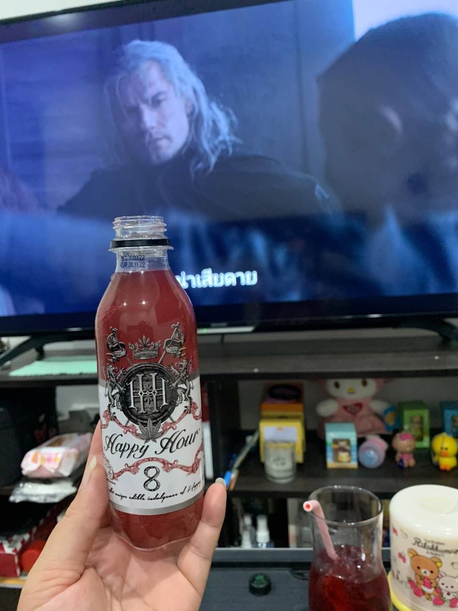 lpsrid's tweet photo. ฟีลกู๊ดฟีลเคลิ้ม น้ำกัญชา Happy Hour คือดี ดูหนังแบบอารมณ์ดี อร่อยหอมๆได้อารมณ์จิบไวน์เบาๆก่อนนอน เริ่ด #ดื่มแล้วเคลิ้ม https://t.co/MAHaU8FQhr