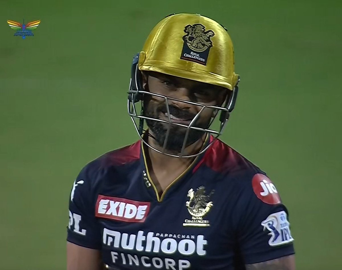 CricCrazyJohns's tweet photo. Expression from Virat Kohli says it all - nothing going right for him. https://t.co/5DHhI6gYXY
