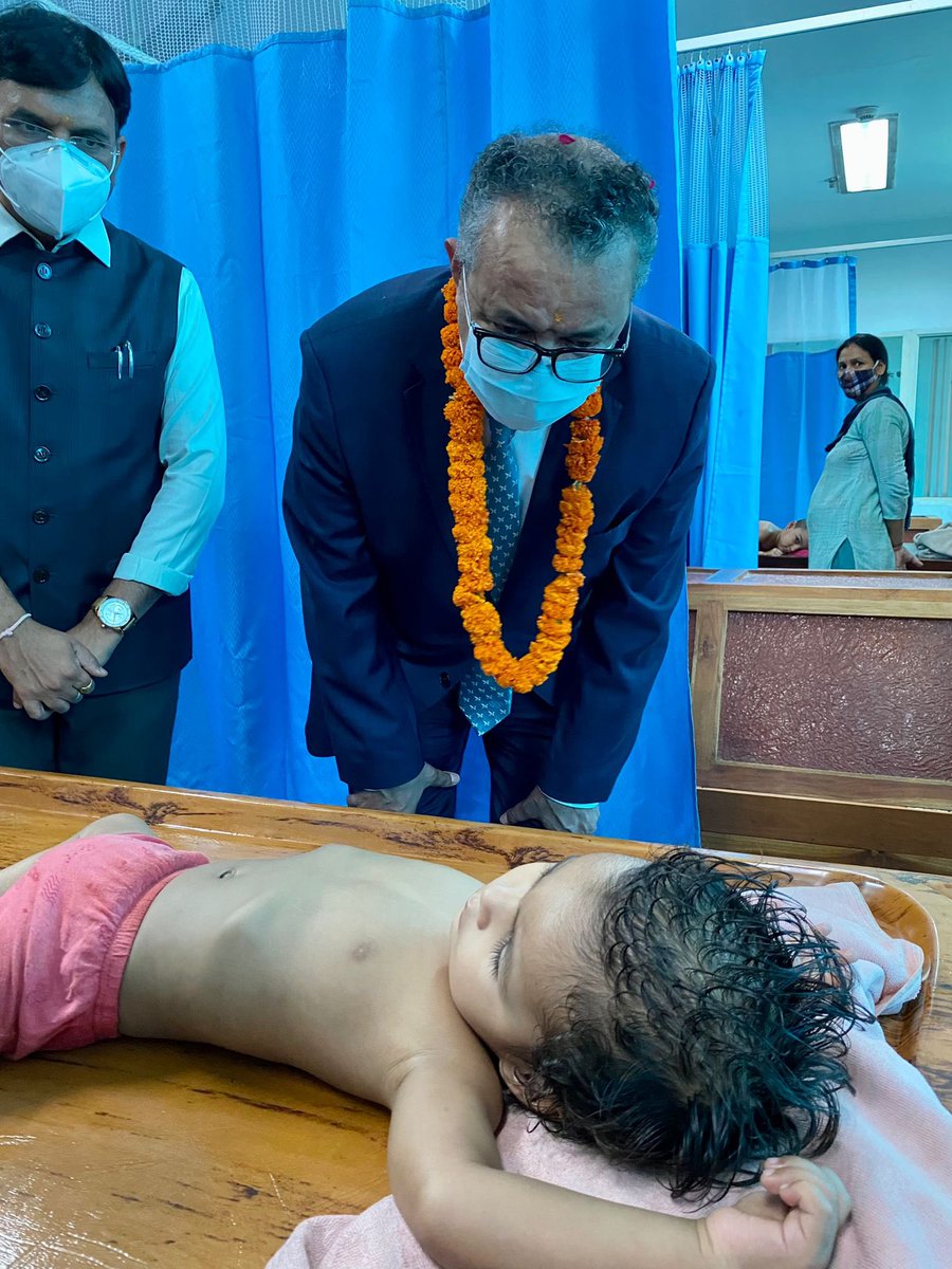 DrTedros's tweet image. Visited @AIIA_NDelhi, a role model health center for integration of traditional and modern medicine, where health practitioners jointly work on patients’ diagnosis and care, and scientific research. Pleased @WHO triple billion targets provide inspiration for compassionate care.