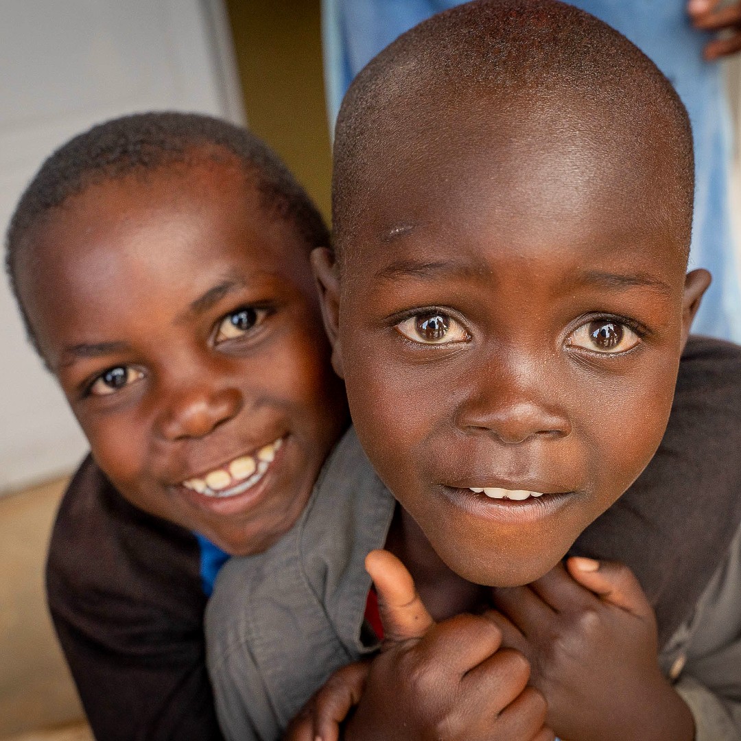 WellAwareWorld's tweet photo. Starting TOMORROW, help us empower future leaders like these, by joining #ShowerStrike (April 20- April 26), and raising funds for lasting clean water projects. ๐ ๐
When you give #cleanwater, you make futures brighter. โจ
Learn more at https://t.co/cL0BrGxV8J. https://t.co/adfpd8b3OV