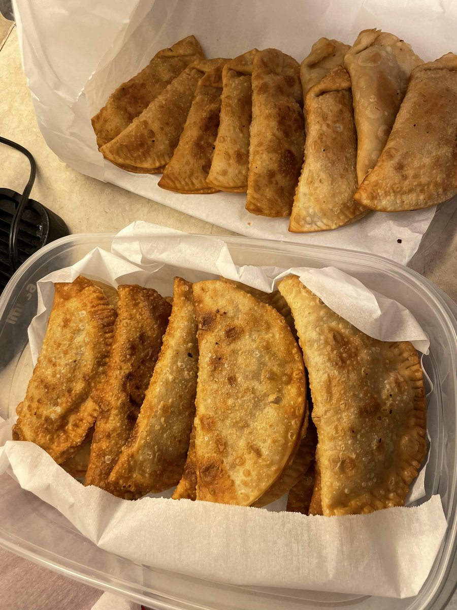 LoydredS_'s tweet photo. When your team tells you that another store got empanadas and I havenโt made them in a while, I wake up early and do what I have to do. #beachandhustle #dominicanempanadas #chickenandbeef https://t.co/AApCj9DEtN