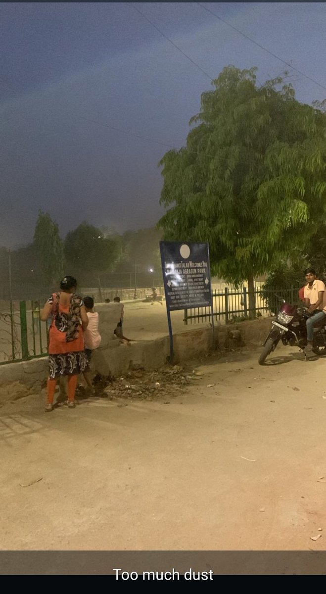StrwaUnited's tweet photo. @SDMC_Official @GyaneshBharti1 @aartisinghbjp @CPCB_OFFICIAL
This Maharaja Agrasen park is huge source of dust pollution due to ignorance from MCD Horticulture Mehrauli team.there is no watering since last one year. @sonalikajiwani https://t.co/nJiUg4rPTm