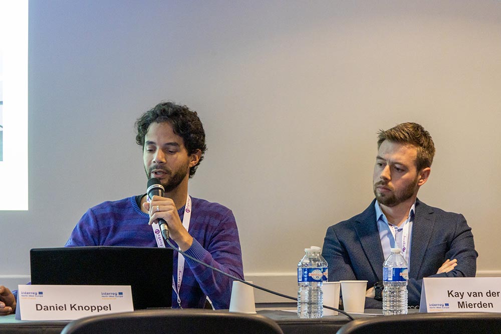 Explore the supply side in #homehospitalisation
👉 Watch the <a href="/NWE_Chance/">NWE-Chance project</a> final conference recordings at @AgeingFit : bit.ly/3DKkyFo
🎥Watch:
🎙️Daniel Knoppel, <a href="/HCatHome/">HC@Home</a>, present the hospitalisation@home platform
🎙️Kay van der Mierden, <a href="/SananetCare/">Sananet</a>, introduce DoctorME
