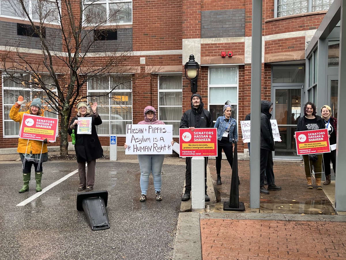 InterfaithActNH's tweet image. .@SenatorHassan spoke at @SOS_RCO’s event this morning, so we came to tell her: stop hijacking COVID relief with an amendment that would indefinitely stop the right of migrants to seek asylum! Immigrants need support, not walls! #NHPolitics #NHSen