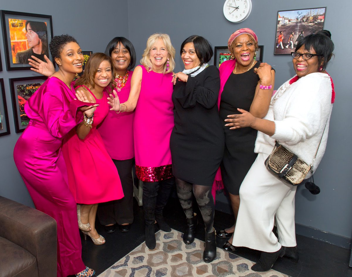 How we feel knowing today is #NewsBash2022!☝️ We can’t wait to see all of your smiling faces and pink ensembles tonight at @PearlStreetLive!