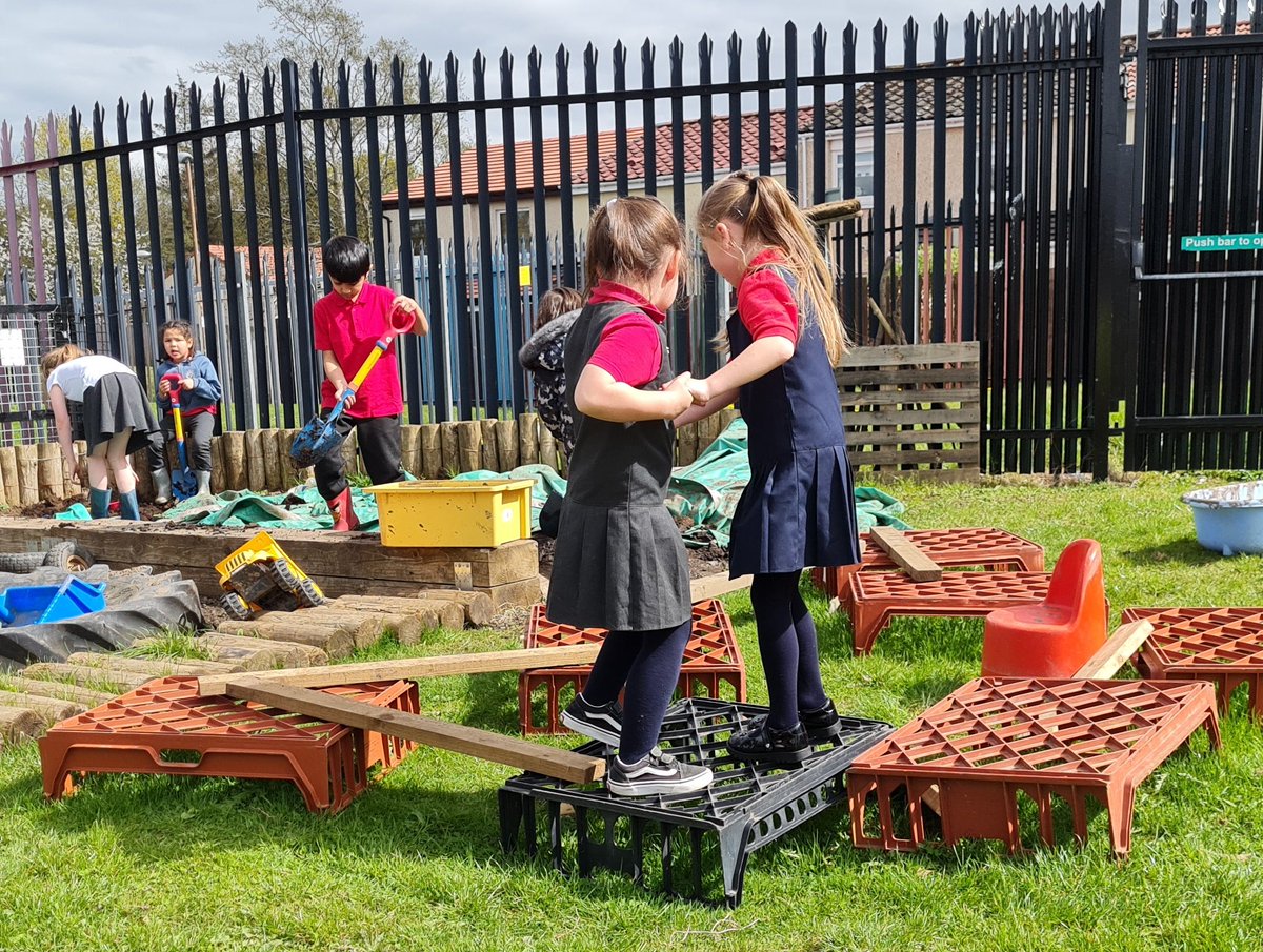 MissYoungDPS's tweet photo. Great to be back at @dedridgeps after our holiday. A fun afternoon in the messy garden for P2. Watch out the floor is lava! 🌋 https://t.co/EdZzC6AZjZ