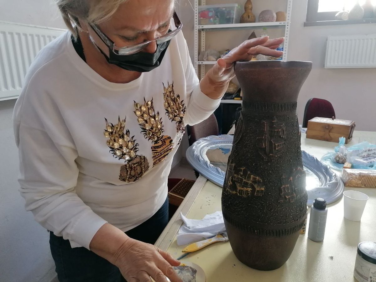 Rahşan ATALAY eğitmenliğinde Ahşap Süsleme Kursumuz evlerimizi daha da güzelleştiriyor.
<a href="/tcmeb/">Millî Eğitim Bakanlığı</a> <a href="/yilmaznazif/">Nazif Yılmaz</a> <a href="/sdulger43/">Sabahattin DÜLGER</a> @hayatboyuailesi <a href="/mebhbogm/">MEB Hayat Boyu Öğrenme Genel Müdürlüğü</a> <a href="/zuleyhaaldogan/">Züleyha Aldoğan</a> <a href="/ismailbas67/">İsmail BAŞ</a> <a href="/GokhanIncirciog/">Gökhan İNCİRCİOĞLU</a>