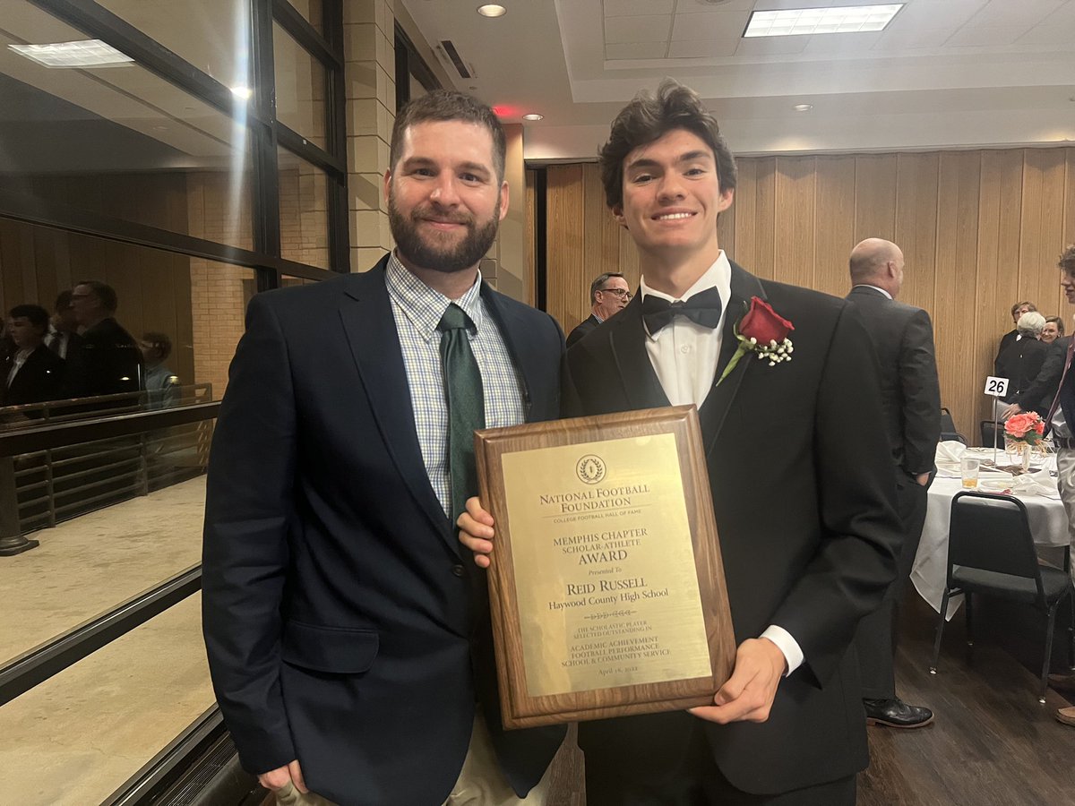 Congrats to @ReidRussell16 for being selected to the National Football Foundation hall of fame Scholar-Athlete. Unbelievable kicker/punter/athlete who will be successful in his future endeavors. Great job of representing @HaywoodSchools @haywoodtomcats you will be missed.