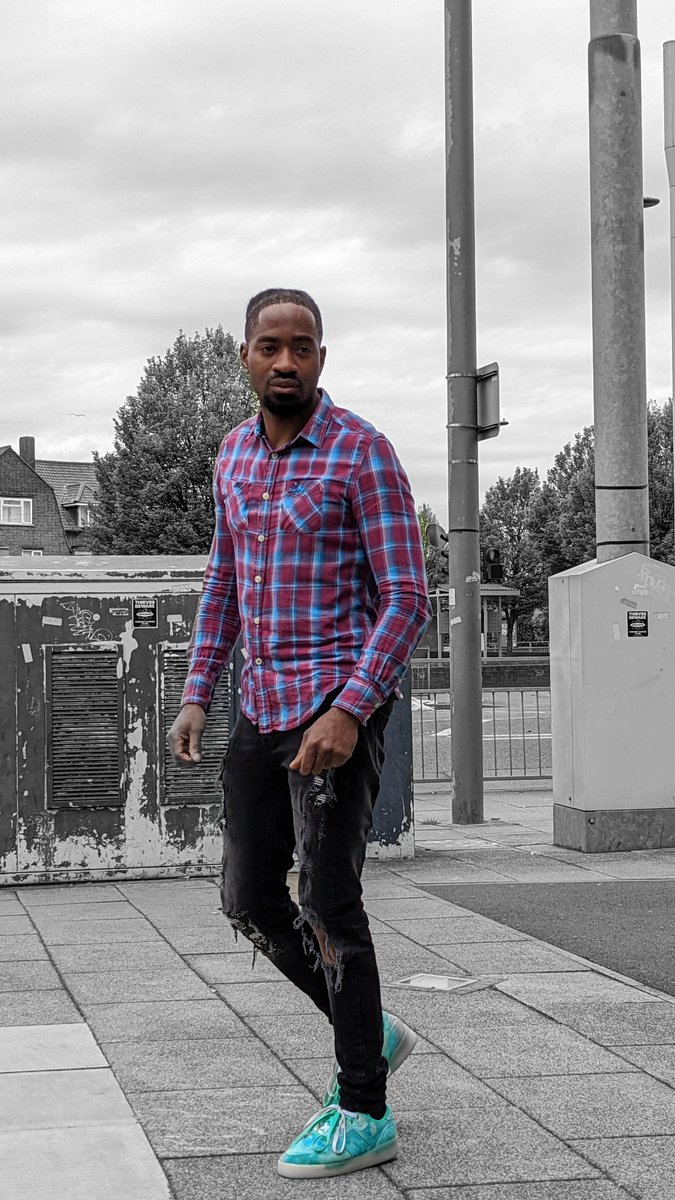 vmthemodel's tweet image. Papa and Mama said am an 👼👼👼 I guess the halo fell off when I got to #east #london ... #vmthemodel #stayvm #croixmaroncognac #passportsakethemovie #globalcomfort