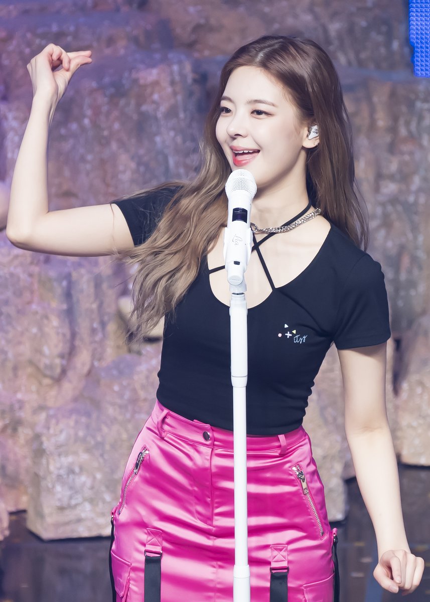 ITZY_PAN's tweet photo. 220409
#있지 #ITZY #리아 #LIA https://t.co/MNNZWa1rcy