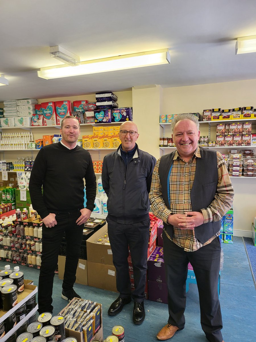 davehigham70's tweet photo. Great afternoon with @tamedprince discussing the importance of community and @CollegeofLEROs in delivering services. As always a stop off at our social supermarket. I will save u an iron๐
@TheThewell2 https://t.co/1ypWAT5IGX