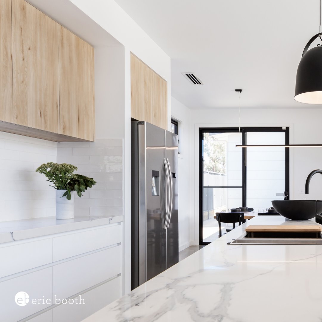 ebooth_realtor's tweet photo. Busy backsplashes, dim lighting, and pots and pans hanging from the ceiling above a center island will make your kitchen look and feel smaller. Opt for simple elegance in listing photos or when staging your home for an open house. https://t.co/RXTlPa39NY https://t.co/afOaxMDh9R