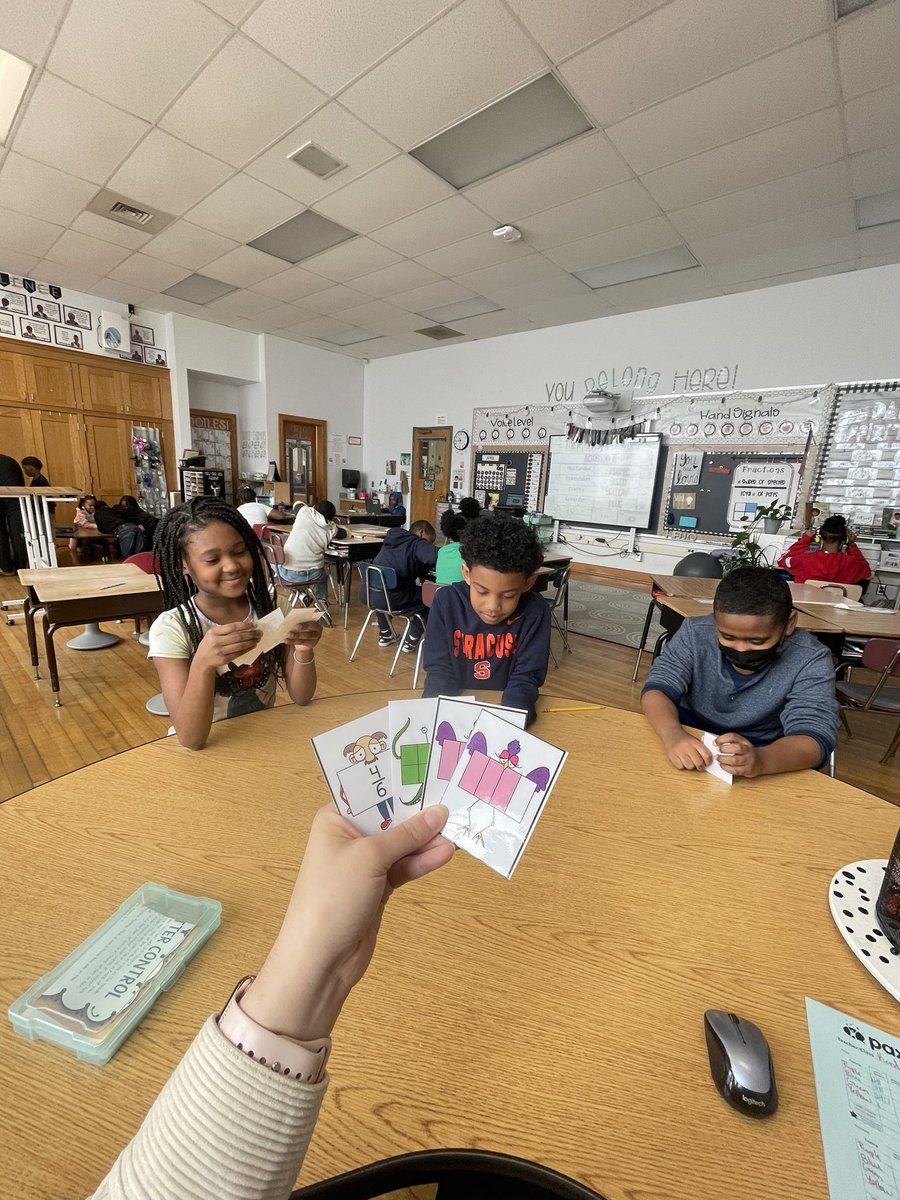 brijoy18's tweet image. Fraction go fish for this snowy math rotation!🐠❄️ @SCSDMath @VanDuynChamps  #funinlearning